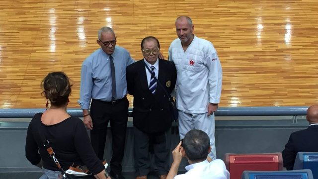 Hervé Valentin, Ali Zoubiri ainsi que le Sensei du dojo de Meiji à Tokyo
