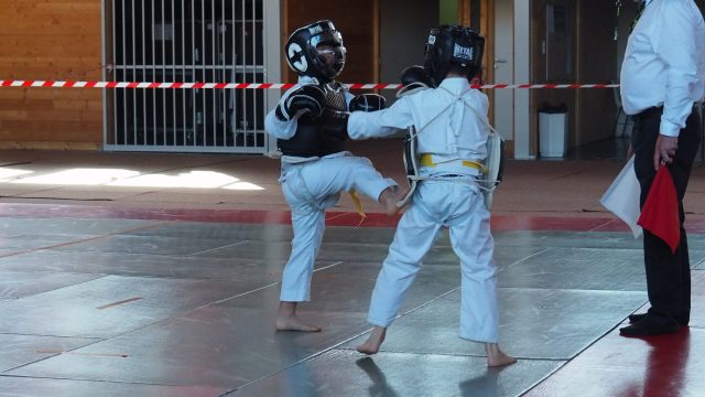 Combats enfants pendant le 10ieme tournoi de Nippon Kempo à Baccarat