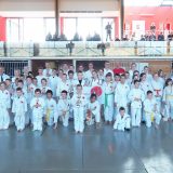 Photos de groupe des enfants pendant le 10ième tournoi de Baccarat
