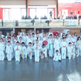 Photos de groupe des enfants pendant le 10ième tournoi de Baccarat