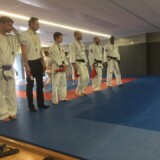 Arbitre suivant le stage de Nippon Kempo